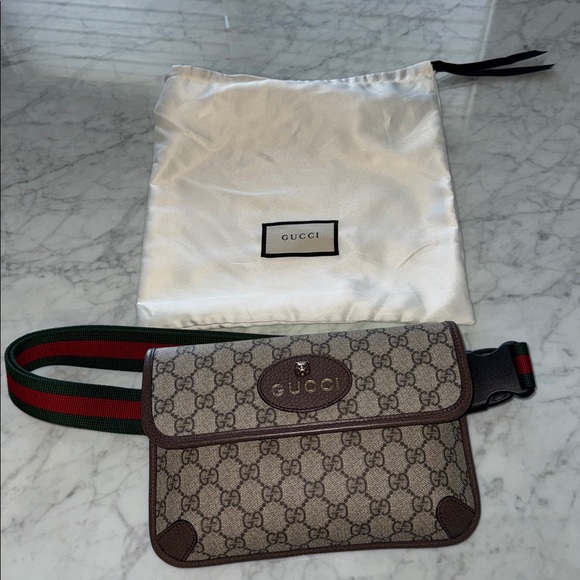Gucci Beige GG Pattern Crossbody Bag - Picture 9 of 12